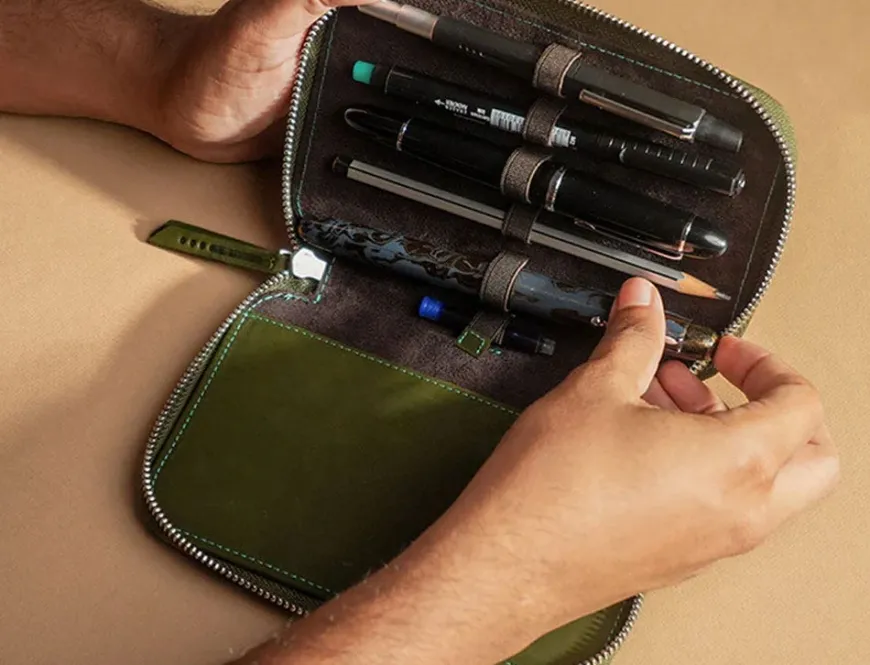 Endless Companion Leather Adjustable 5 Pen Pouch – Green