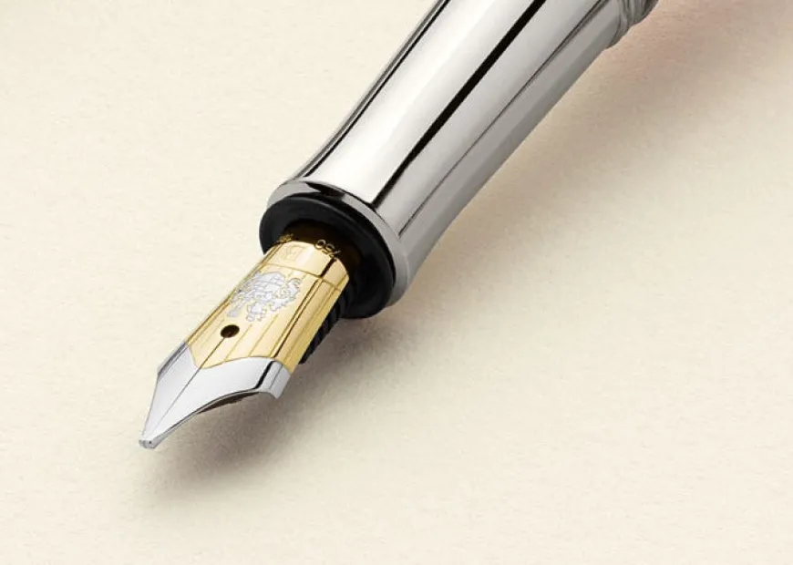 Graf von Faber-Castell Classic Pernambuco Wood Fountain Pen