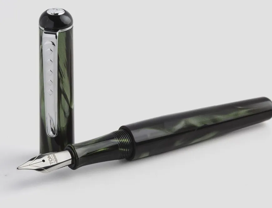 Tom Hessin Charles Collection Highland Green Fountain Pen