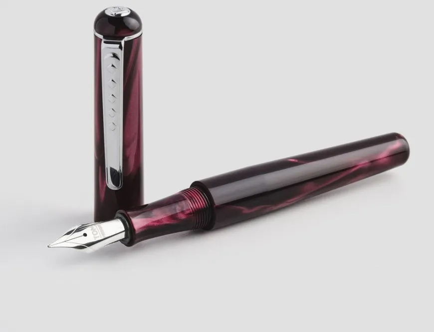 Tom Hessin Charles Collection Castle Claret Fountain Pen